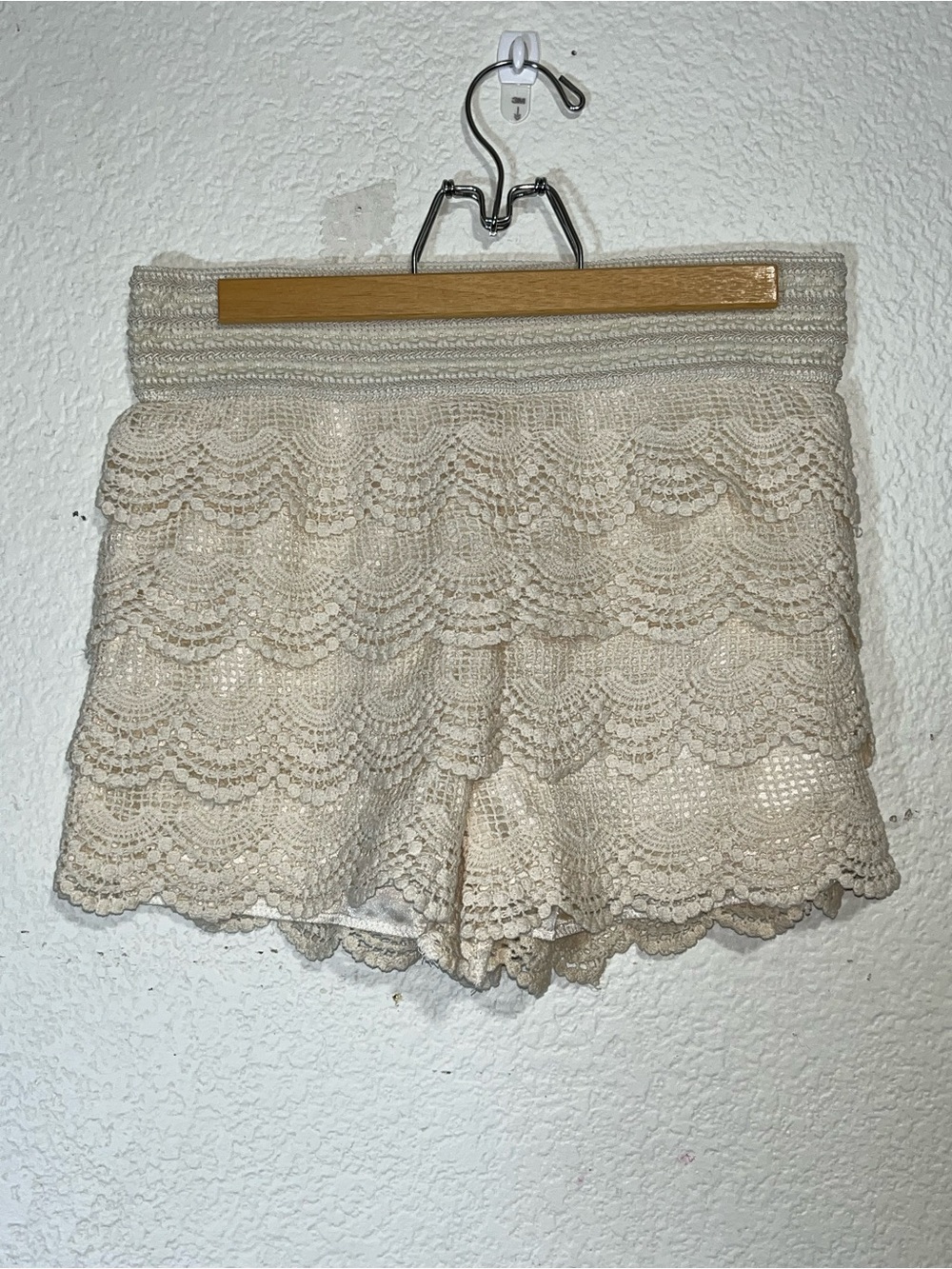 Source Unknown Lace Layered Cream Shorts